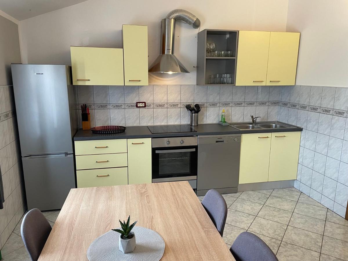 Apartment Summer 1 Pula Luaran gambar