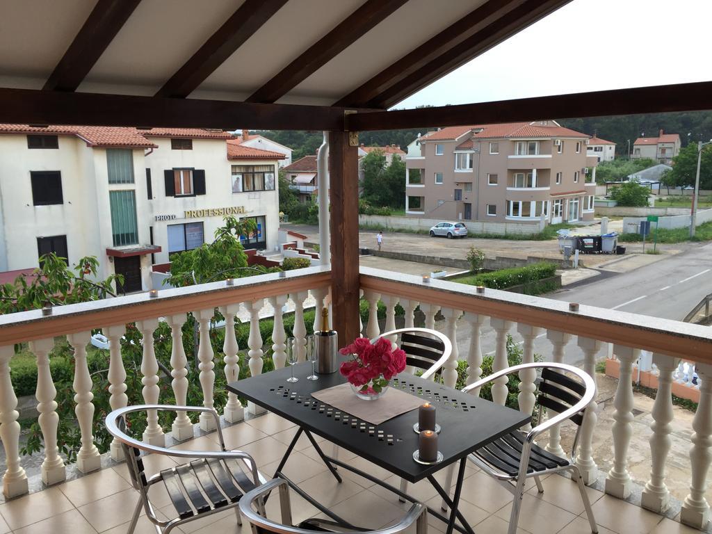 Apartment Summer 1 Pula Luaran gambar